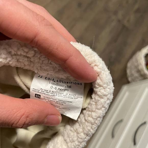 3 baby hats (0-6m,0-6m and 0-12m) - Picture 5 of 9